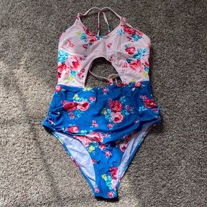 CUPSHE XXL- Two-Piece Swimsuit